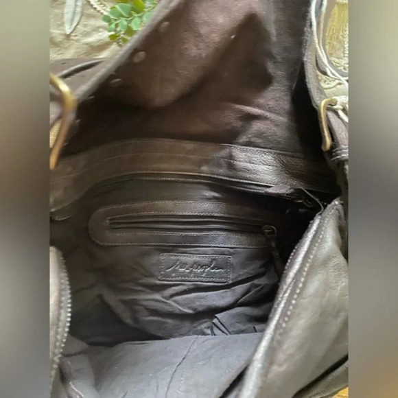 Free People Demi Distressed Messenger Bag in Dark Brown NWT $178 - Picture 5 of 7